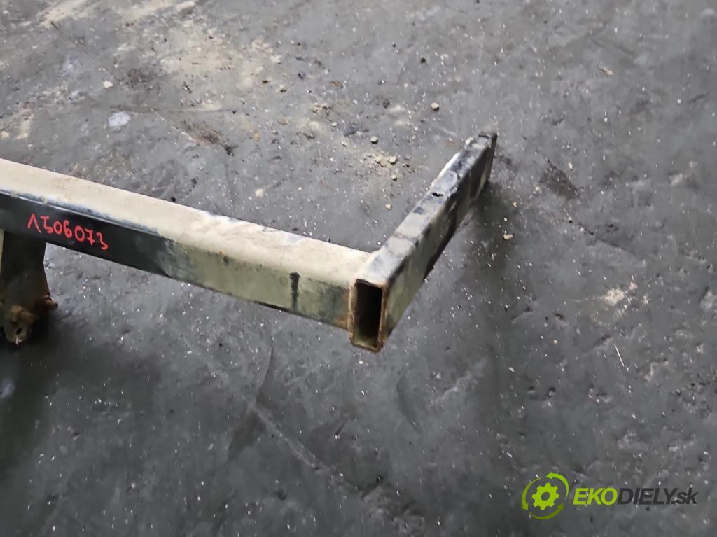 Vw Passat B5 1995-2005 1.6 8V 101 hp manual 74 kW 1595 cm3 4- oko tažné (Tažné zařízení)