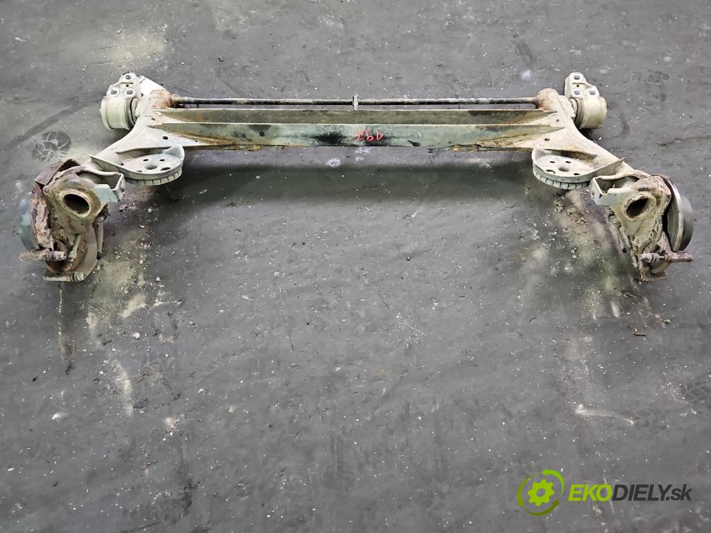 Vw Passat B5 1995-2005 1.6 8V 101 hp manual 74 kW 1595 cm3 4- zadní výztuha  (Zadní výztuha)