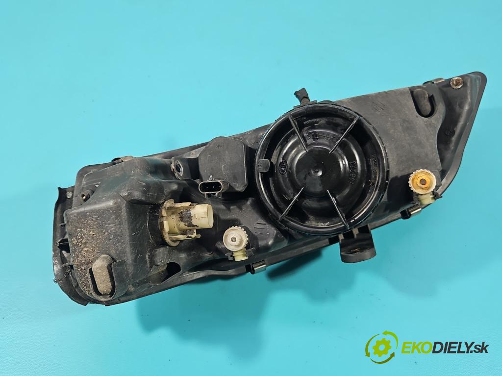 Mitsubishi Space star 1.9 dci 102 HP manual 75 kW 1870 cm3 5- Reflektor: pravý MR913170 (Svetlo predné pravé)