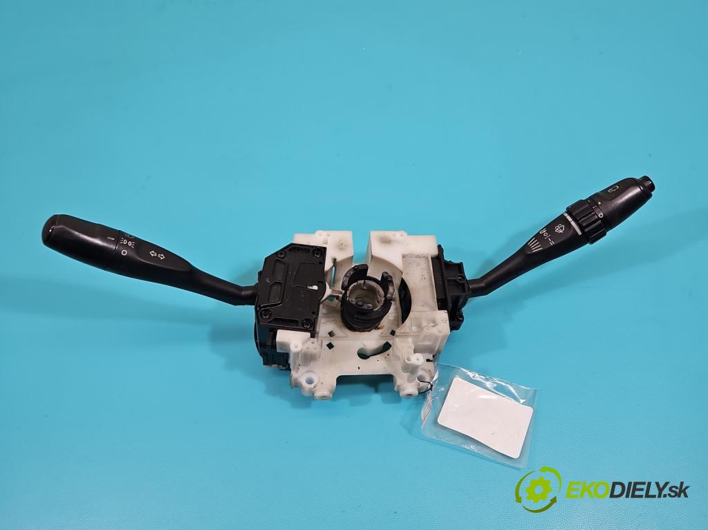 Mitsubishi Space star 1.9 dci 102 HP manual 75 kW 1870 cm3 5- prepínač komplex: MR368929 (Prepínacie páčky pod volantom)