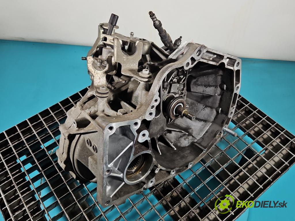 Suzuki SX4 S-Cross 2013-2021 1.6 16V 120 HP manual 88 kW 1586 cm3 5- prevodovka stupeň,rýchlosť manual ZMD