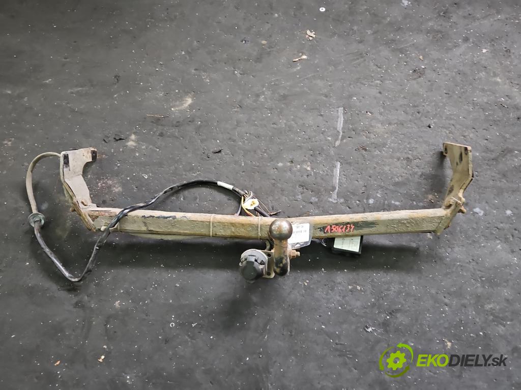 Nissan Qashqai II J11 2013-2021 1.6 dci 131 hp manual 96 kW 1598 cm3 5- oko tažné  (Tažné zařízení)