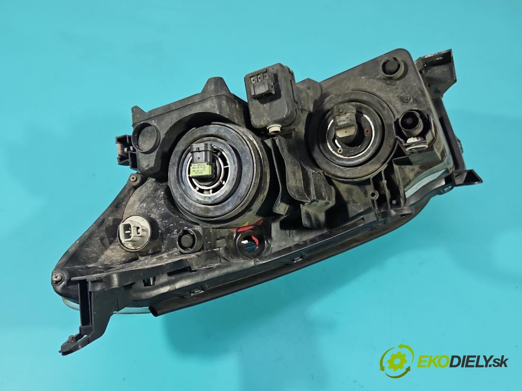 Toyota Rav4 III 2005-2012 2.2 D4D 136 HP manual 100 kW 2231 cm3 5- Reflektor: pravý  (Svetlo predné pravé)