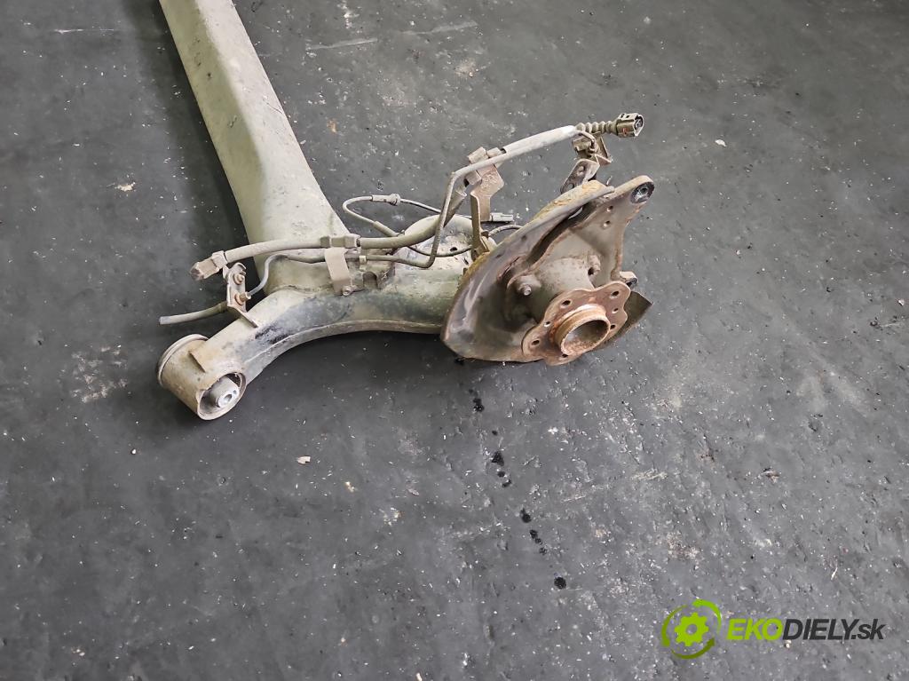 Nissan Qashqai II J11 2013-2021 1.6 dci 131 hp manual 96 kW 1598 cm3 5- zadní výztuha  (Zadní výztuha)