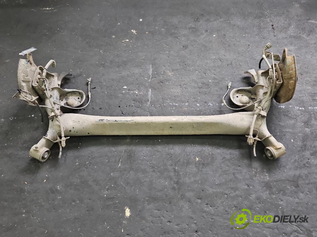 Nissan Qashqai II J11 2013-2021 1.6 dci 131 hp manual 96 kW 1598 cm3 5- zadní výztuha  (Zadní výztuha)