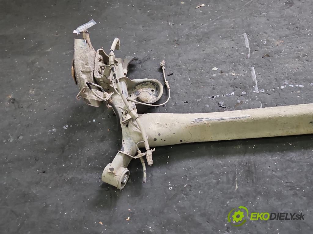 Nissan Qashqai II J11 2013-2021 1.6 dci 131 hp manual 96 kW 1598 cm3 5- zadní výztuha  (Zadní výztuha)