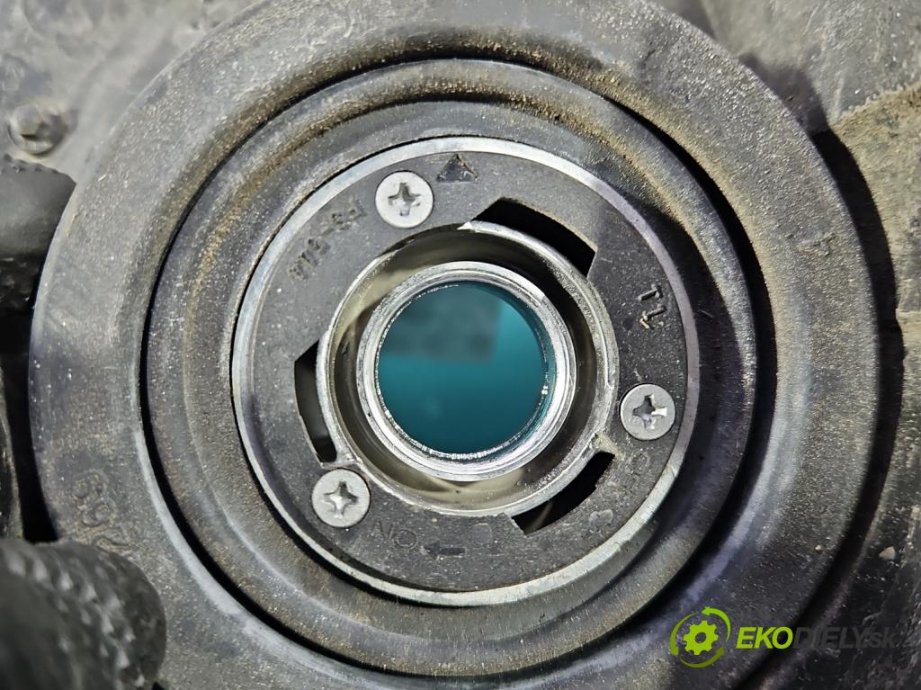 Toyota Rav4 III 2005-2012 2.2 D4D 136 HP manual 100 kW 2231 cm3 5- Reflektor: ľavý  (Kľučka dverí ostatné)