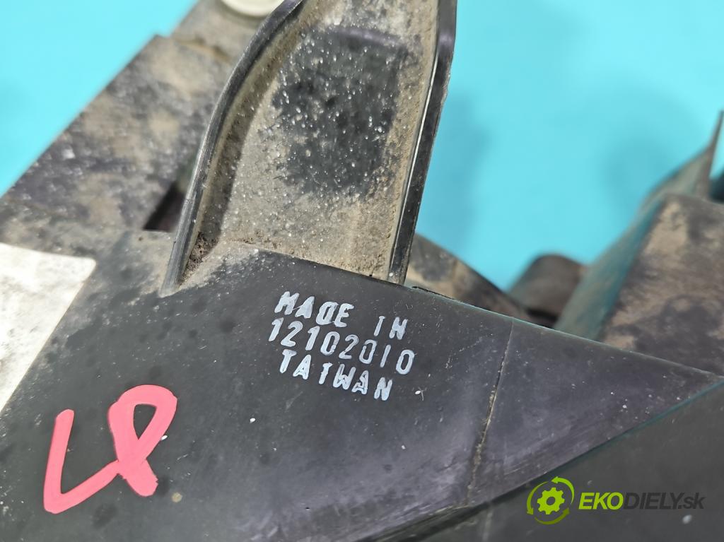 Toyota Rav4 III 2005-2012 2.2 D4D 136 HP manual 100 kW 2231 cm3 5- Reflektor: ľavý  (Kľučka dverí ostatné)