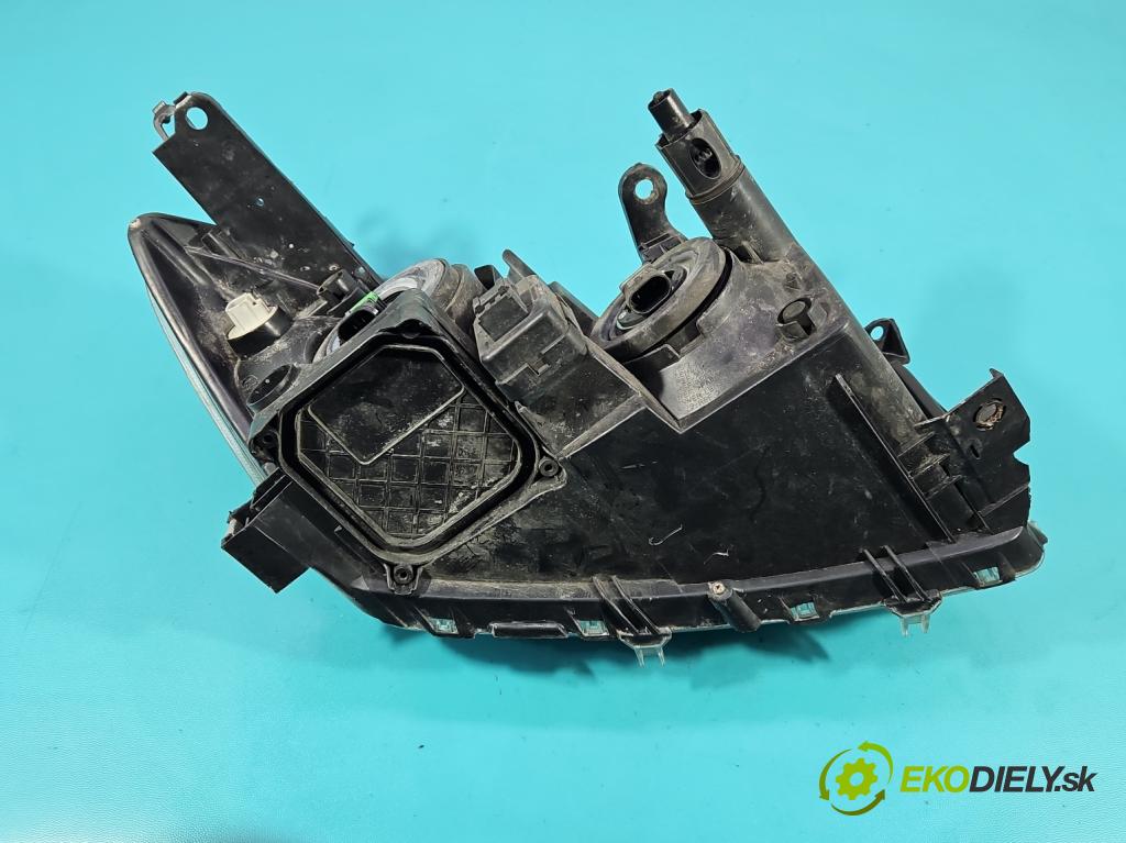 Toyota Rav4 III 2005-2012 2.2 D4D 136 HP manual 100 kW 2231 cm3 5- Reflektor: ľavý  (Kľučka dverí ostatné)