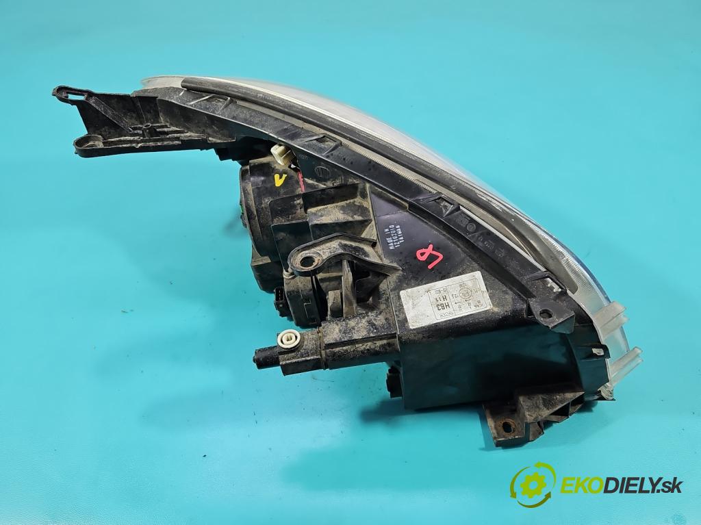 Toyota Rav4 III 2005-2012 2.2 D4D 136 HP manual 100 kW 2231 cm3 5- Reflektor: ľavý  (Kľučka dverí ostatné)