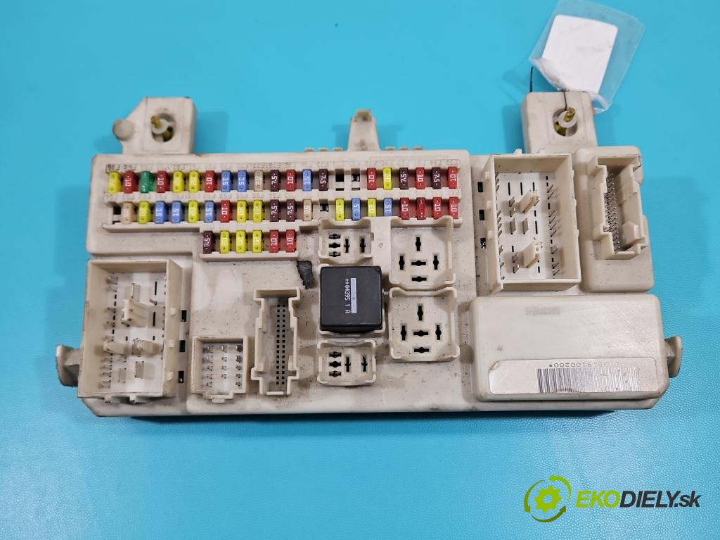 Ford Focus Mk2 2004-2011 2.0 tdci 136 HP manual 100 kW 1997 cm3 5- skrinka poistka 4M5T14014CHF (Poistková skrinka)