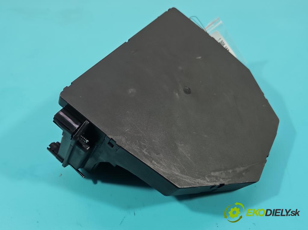 Mercedes E W212 2009-2016 2,2.0 CDI 136hp automatic 100 kW 2143 cm3 5- skříňka pojistková A2129000206 (Pojistková skříňka)