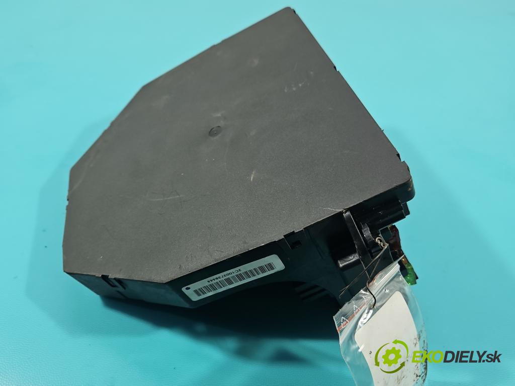 Mercedes E W212 2009-2016 2,2.0 CDI 136hp automatic 100 kW 2143 cm3 5- skříňka pojistková A2129000206 (Pojistková skříňka)