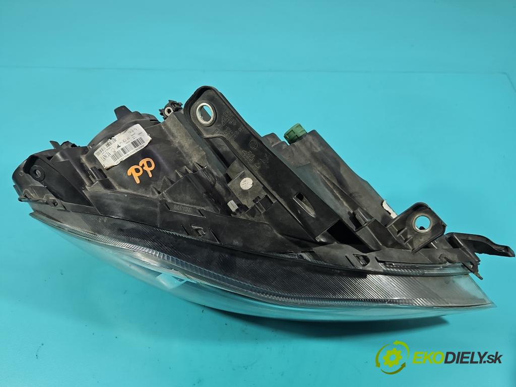 Lancia Delta III 2008-2014 1.4 T 120 HP manual 88 kW 1368 cm3 5- Reflektor: pravý 00518763440 (Svetlo predné pravé)