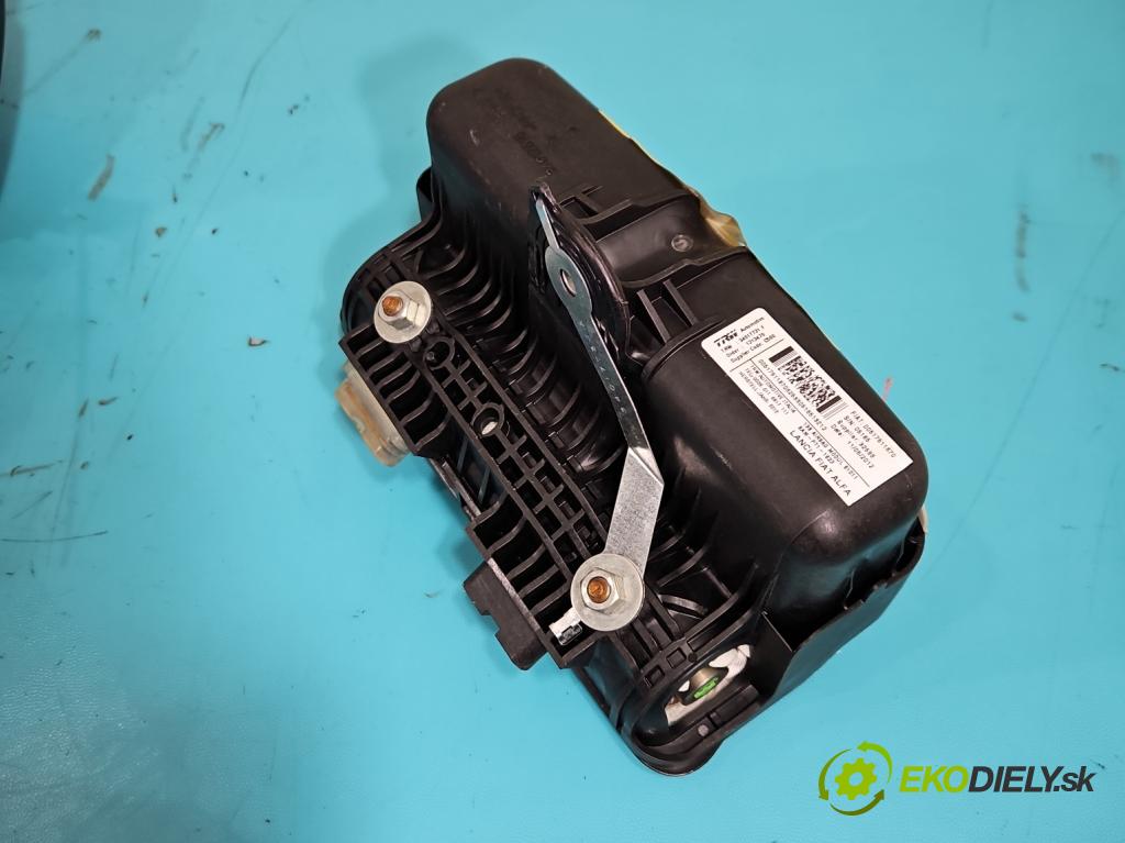 Lancia Delta III 2008-2014 1.4 T 120 hp manual 88 kW 1368 cm3 5- kokpit,přistrojova deska