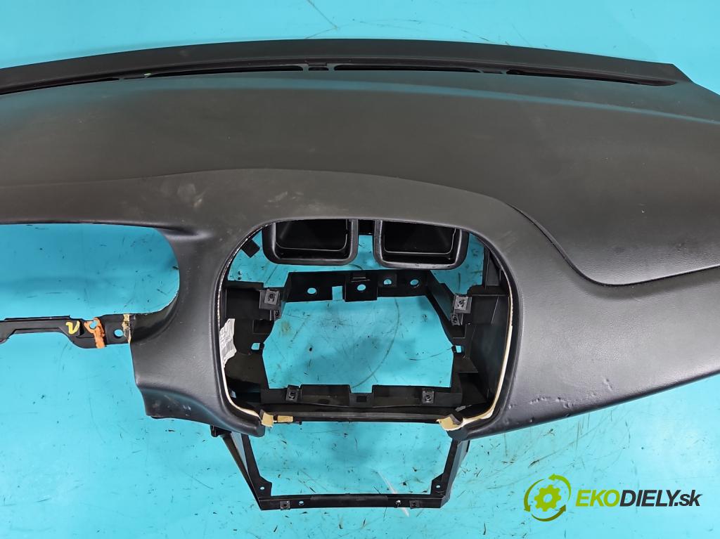 Lancia Delta III 2008-2014 1.4 T 120 hp manual 88 kW 1368 cm3 5- kokpit,přistrojova deska