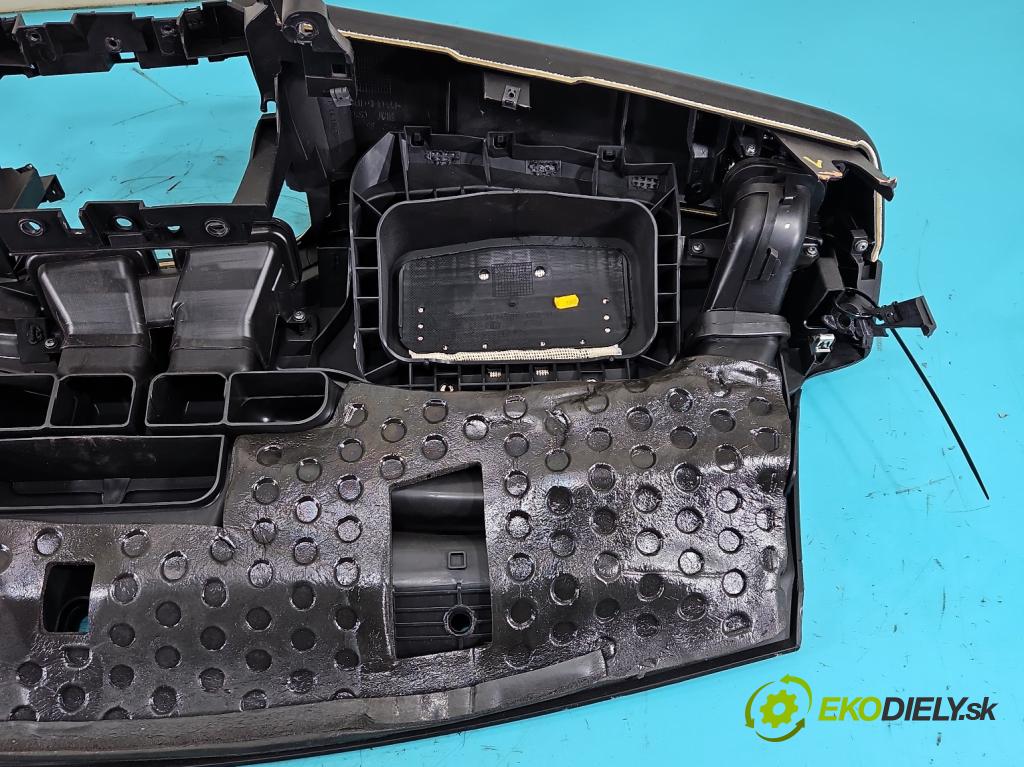 Lancia Delta III 2008-2014 1.4 T 120 hp manual 88 kW 1368 cm3 5- kokpit,přistrojova deska