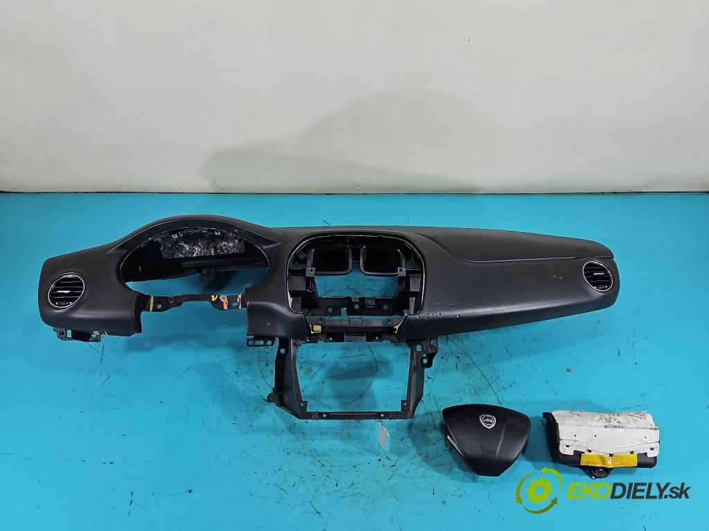 Lancia Delta III 2008-2014 1.4 T 120 hp manual 88 kW 1368 cm3 5- kokpit,přistrojova deska 