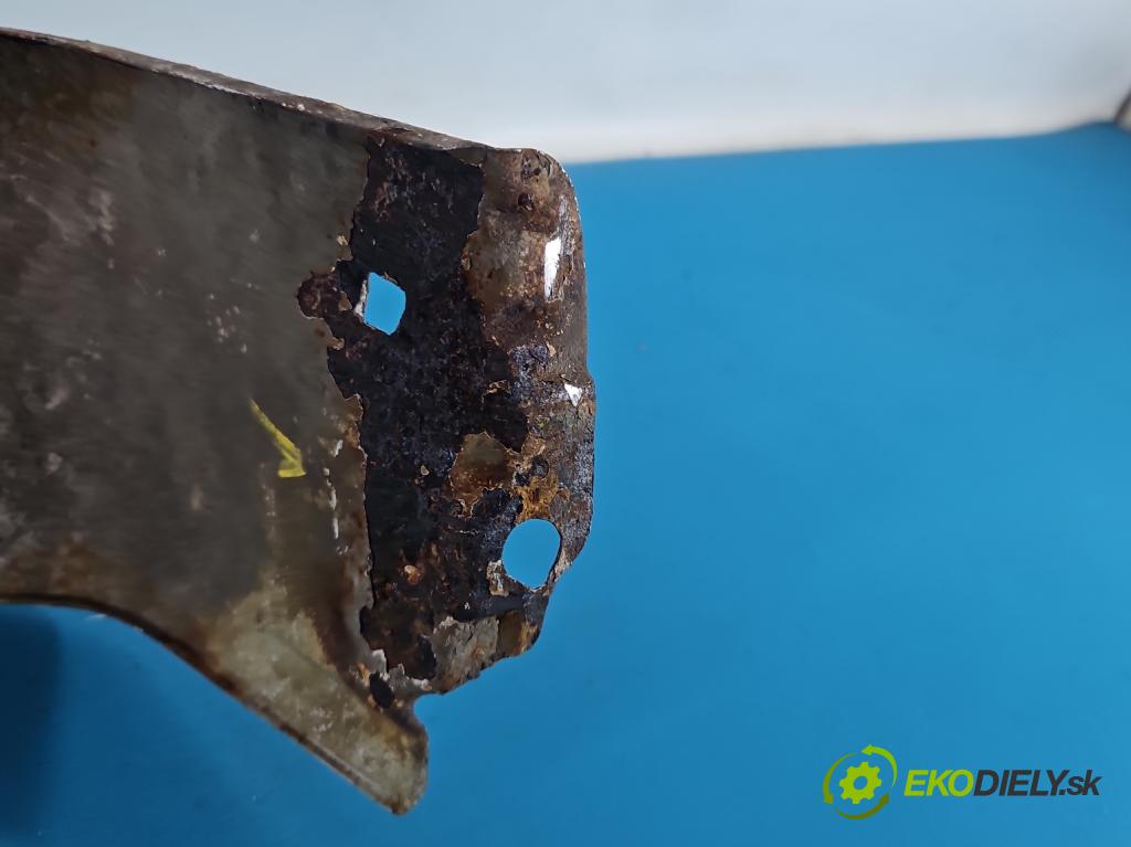 Toyota Corolla E11 1997-2002 1,4.0 16V 86 hp manual 63 kW 1332 cm3 3- blatnik přední levý  (Levý přední blatník)