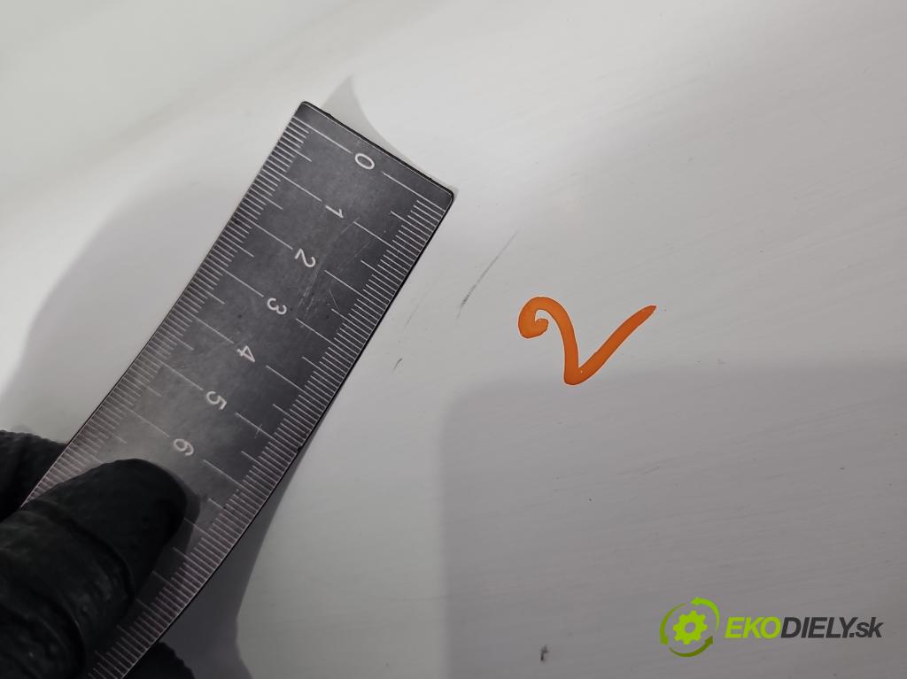 Toyota Corolla E11 1997-2002 1,4.0 16V 86 hp manual 63 kW 1332 cm3 3- blatnik přední levý  (Levý přední blatník)