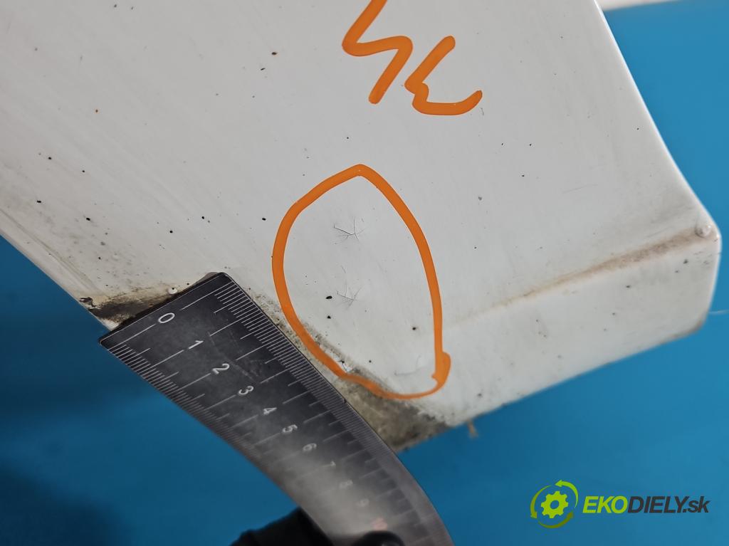 Toyota Corolla E11 1997-2002 1,4.0 16V 86 hp manual 63 kW 1332 cm3 3- blatnik přední levý  (Levý přední blatník)