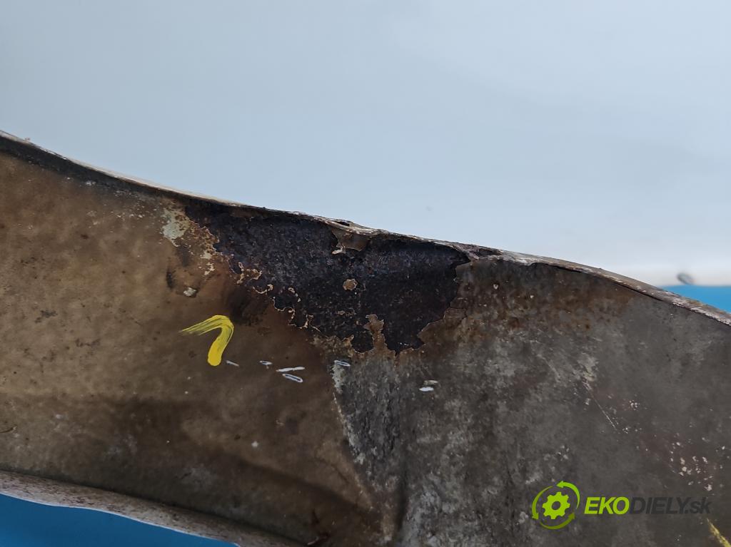 Toyota Corolla E11 1997-2002 1,4.0 16V 86 hp manual 63 kW 1332 cm3 3- blatnik přední levý  (Levý přední blatník)