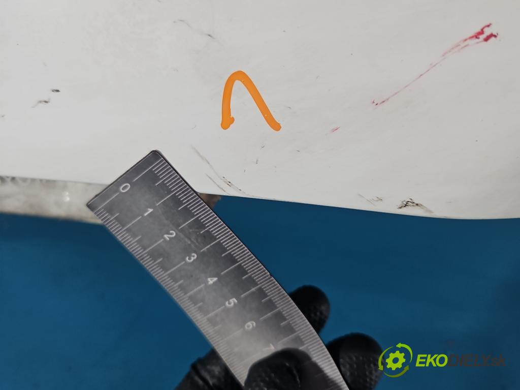 Toyota Corolla E11 1997-2002 1,4.0 16V 86 hp manual 63 kW 1332 cm3 3- blatnik přední levý  (Levý přední blatník)