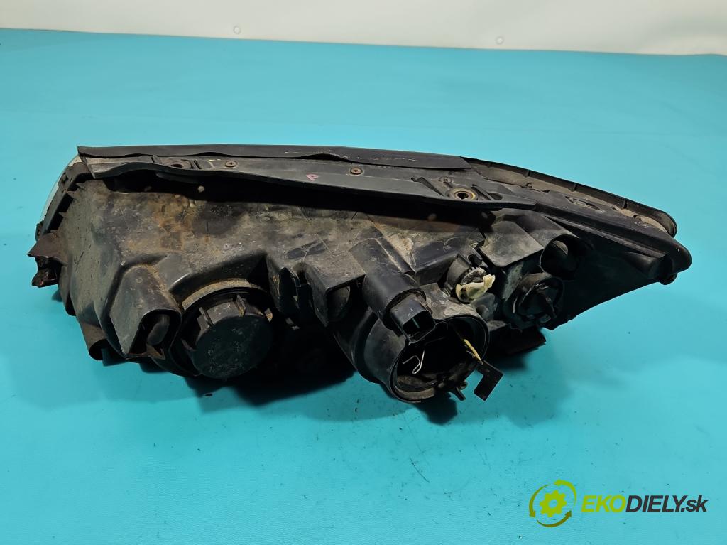 Hyundai Sonata V 2004-2009 2.4 16V 162 HP manual 119 kW 2359 cm3 4- Reflektor: pravý  (Svetlo predné pravé)