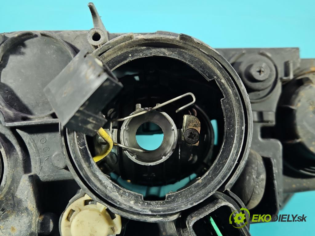 Hyundai Sonata V 2004-2009 2.4 16V 162 HP manual 119 kW 2359 cm3 4- Reflektor: pravý  (Svetlo predné pravé)