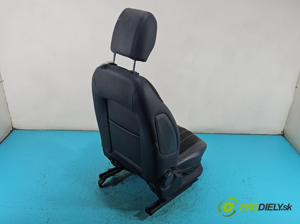 Lancia Delta III 2008-2014 1.4 T 120 HP manual 88 kW 1368 cm3 5- Sedačka pravý (Sedadlo)