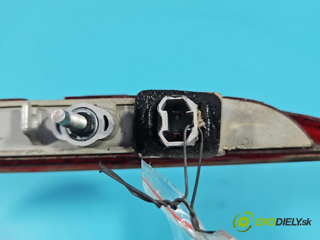 Mazda 5  2005-2010 2.0 16V 145 HP manual 107 kW 1999 cm3 5- světlo: stop: P4433