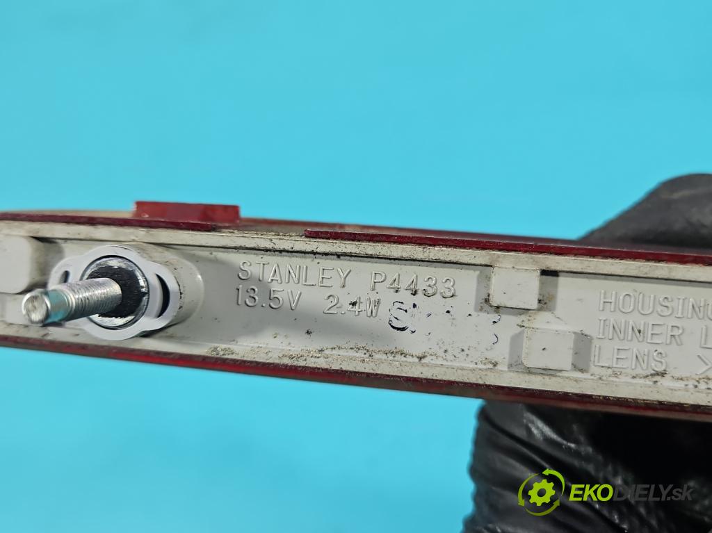 Mazda 5  2005-2010 2.0 16V 145 HP manual 107 kW 1999 cm3 5- světlo: stop: P4433