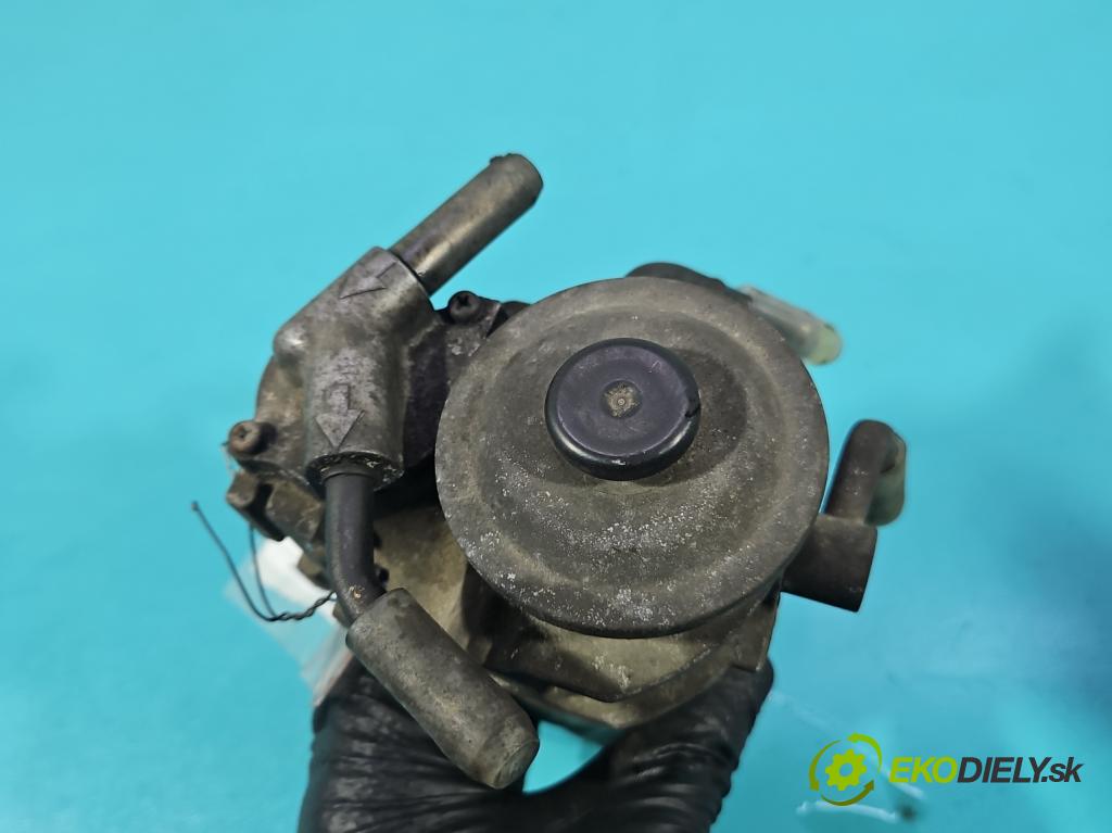 Toyota Rav4 III 2005-2012 2.2 D4D 136 HP manual 100 kW 2231 cm3 5- obal filtra palivo 23390-YZZAA