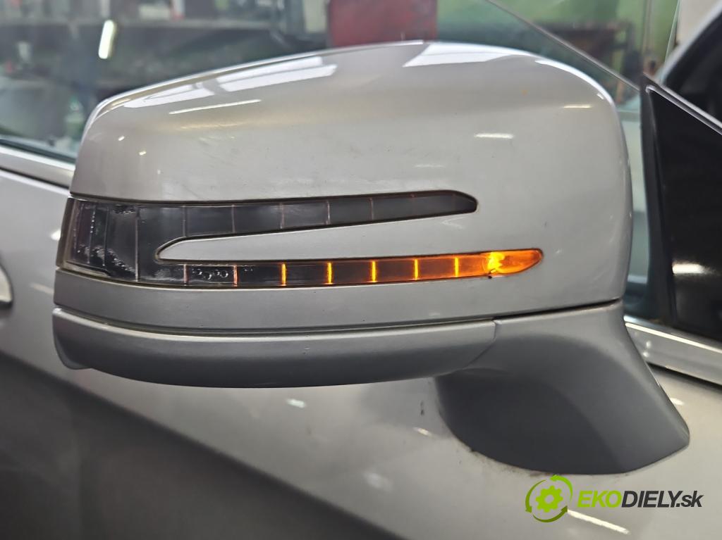 Mercedes CLS II C218 2010-2018 3.0 cdi (642853) 265KM automatic 195 kW 2987 cm3 4- zrkadlo pravé A2188100476 (Kľučka dverí ostatné)