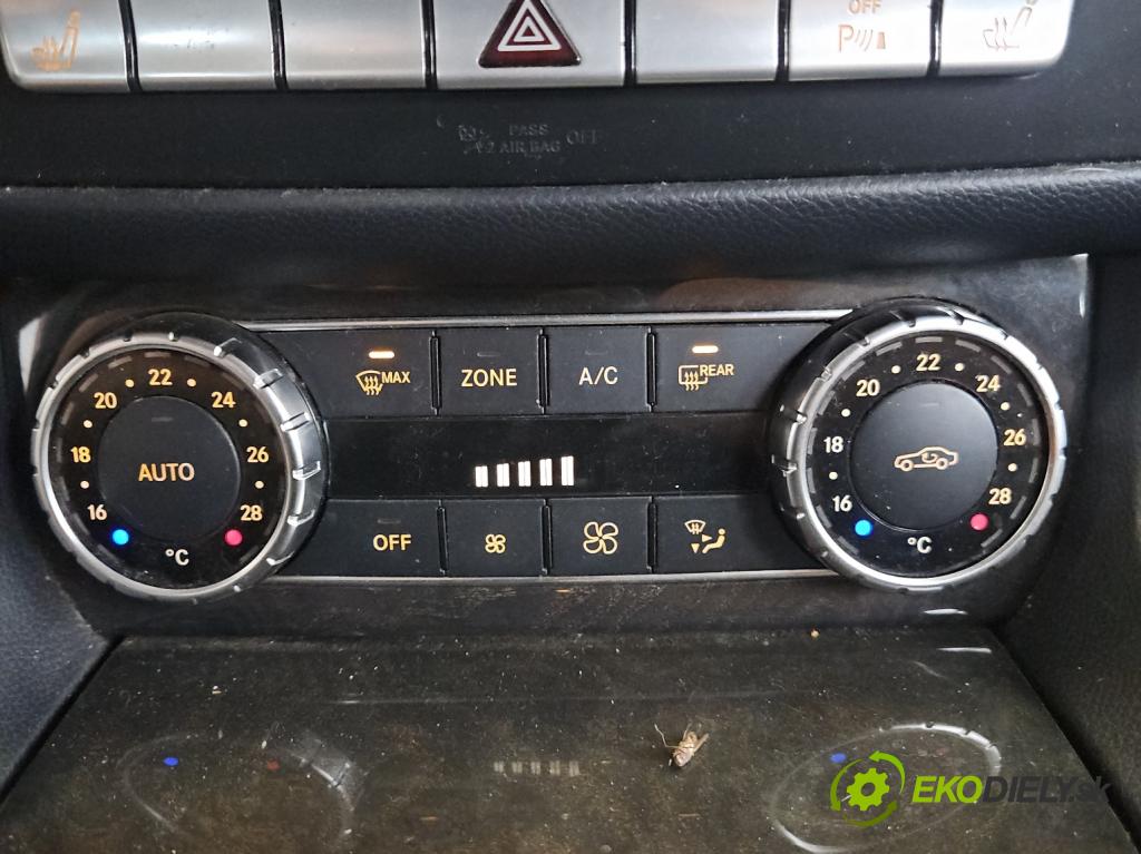 Mercedes CLS II C218 2010-2018 3.0 cdi 265KM automatic 195 kW 2987 cm3 4- palubní deska panel topení 2049003803