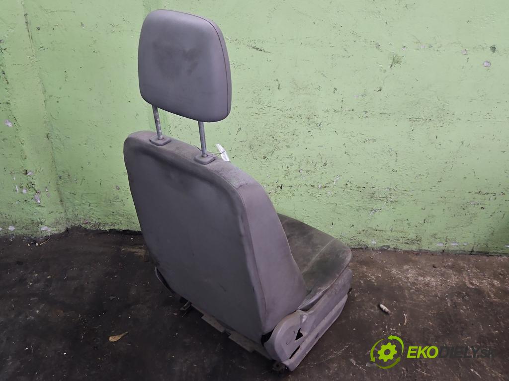 Vw Crafter 2006-2016 2.5 tdi 109 HP manual 80 kW 2461 cm3 4- Sedačka ľavý  (Sedadlo)