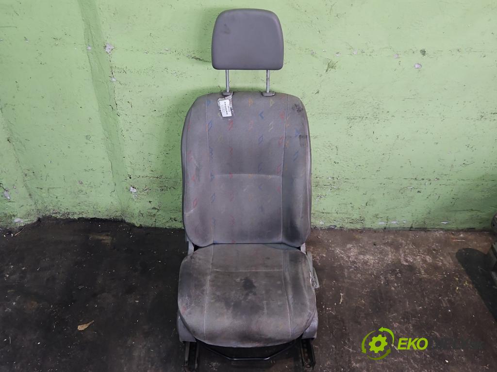 Vw Crafter 2006-2016 2.5 tdi 109 HP manual 80 kW 2461 cm3 4- Sedačka ľavý  (Sedadlo)