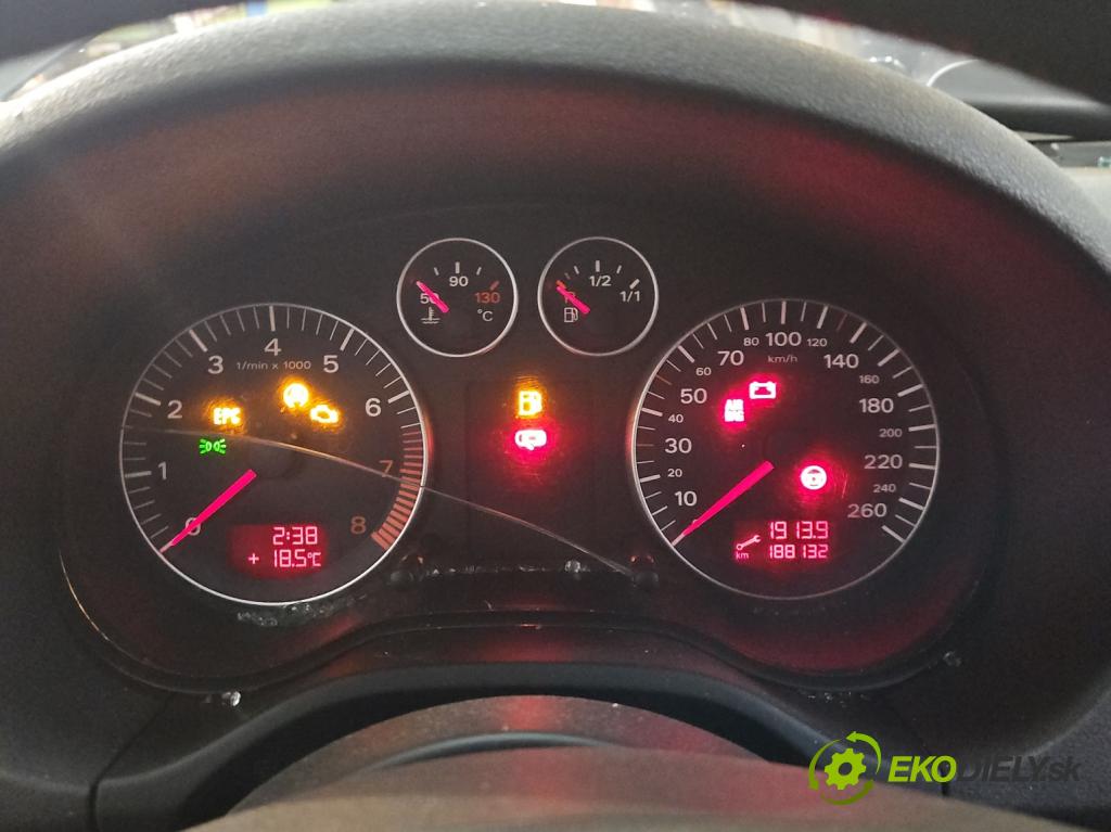 Audi A3 8P 2003-2012 1.6 FSI 116 HP manual 85 kW 1598 cm3 3- prístrojovka/ budíky 8P0920900E (Prístrojová doska)