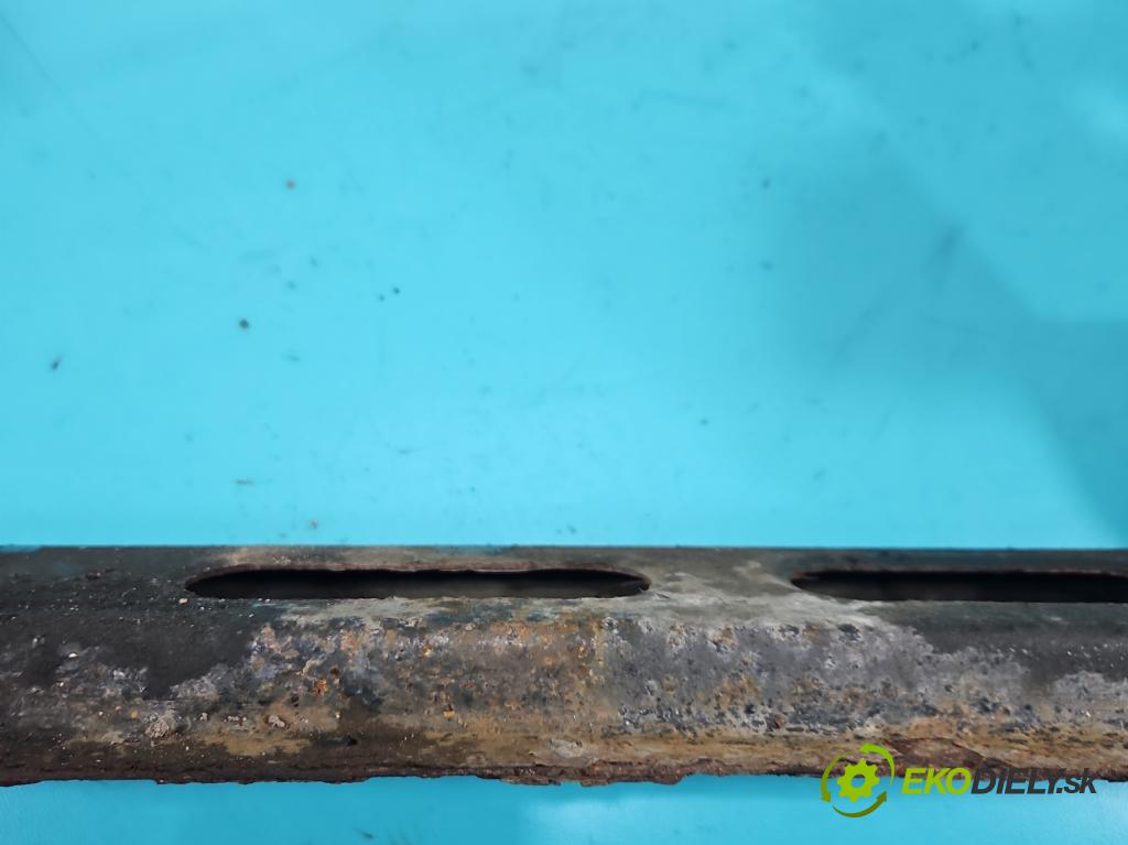 Lancia Delta III 2008-2014 1.4 T 120 hp manual 88 kW 1368 cm3 5- stěna přední  (Přední výztuha)