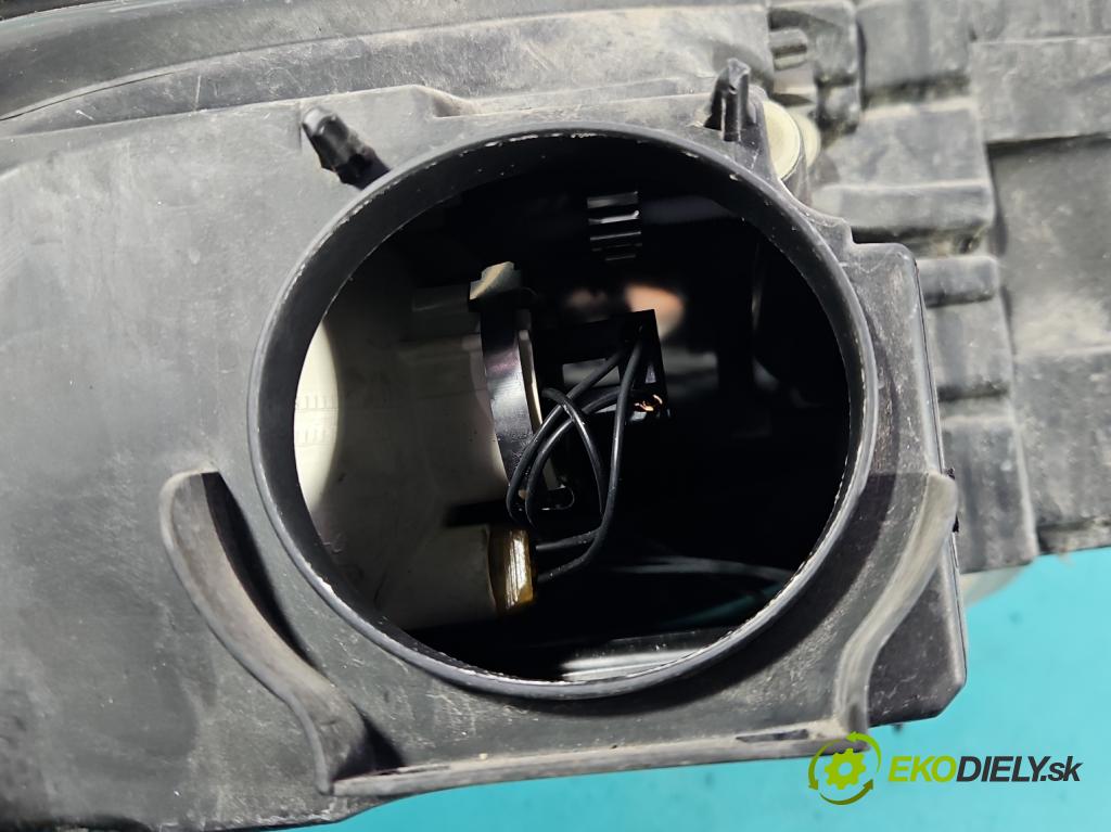 Smart Forfour I 2004-2006 1.3 16V 95 HP manual 70 kW 1332 cm3 5- Reflektor: pravý A4545400654 (Svetlo predné pravé)