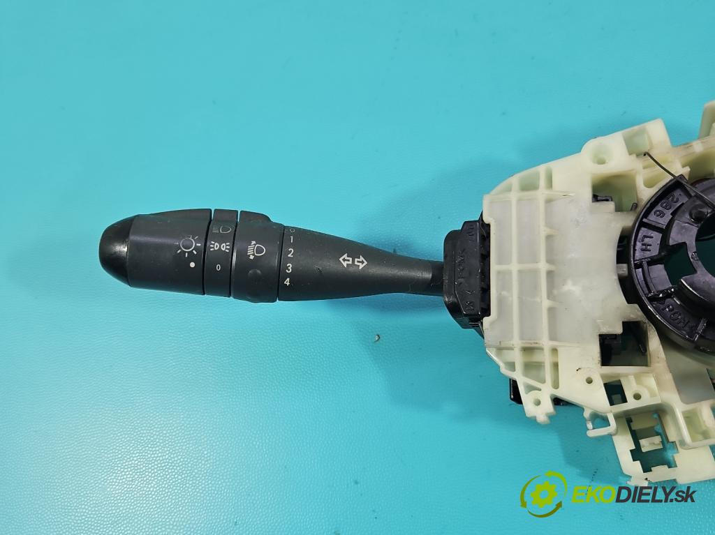 Smart Forfour I 2004-2006 1.3 16V 95 HP manual 70 kW 1332 cm3 5- prepínač komplex: A4545401244 (Prepínacie páčky pod volantom)