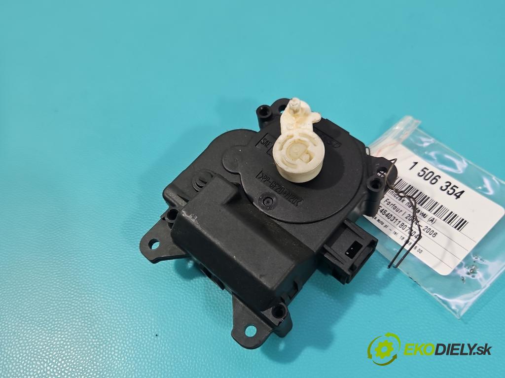 Smart Forfour I 2004-2006 1.3 16V 95 hp manual 70 kW 1332 cm3 5- motorek topení AE063700-8860