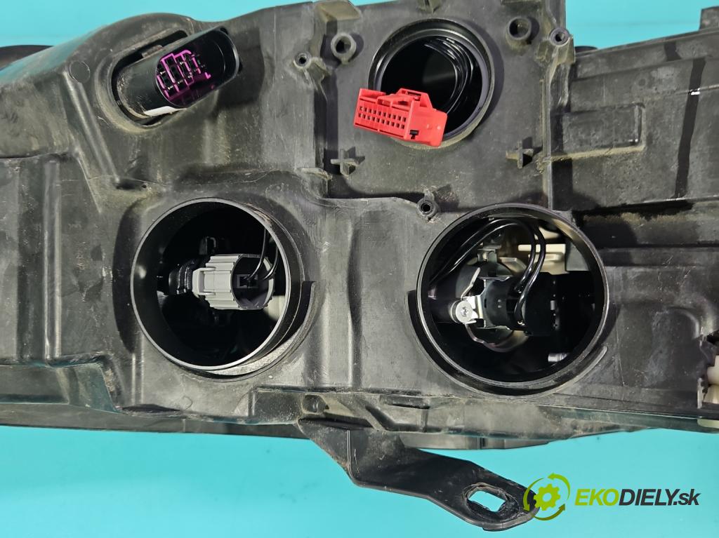 Audi A6 C7 2011-2018 3.0 tdi 204 HP automatic 150 kW 2967 cm3 4- Reflektor: ľavý 4G0941005 (Kľučka dverí ostatné)