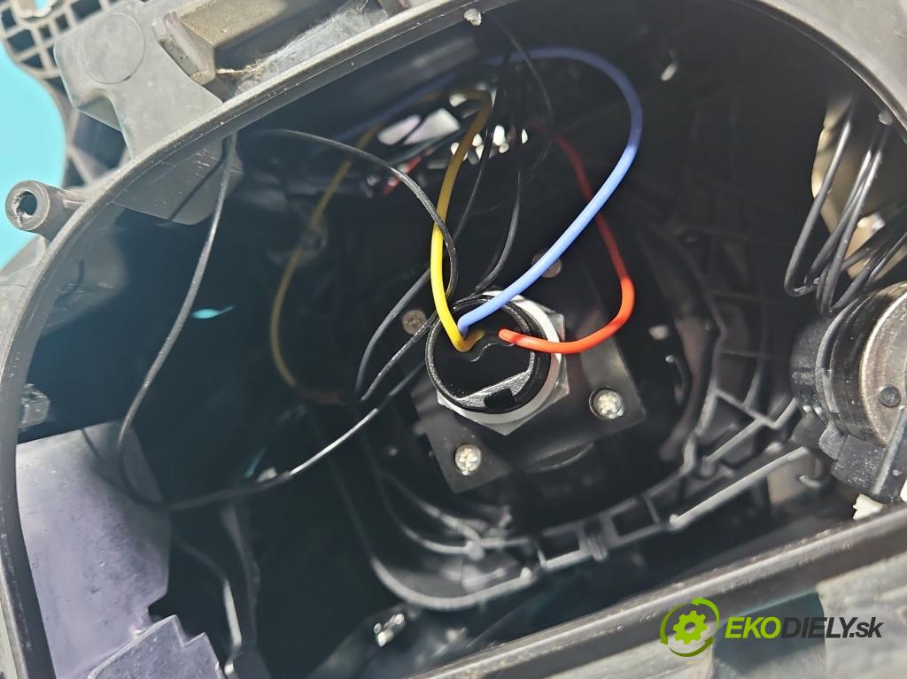 Audi A6 C7 2011-2018 3.0 tdi 204 HP automatic 150 kW 2967 cm3 4- Reflektor: ľavý 4G0941005 (Kľučka dverí ostatné)