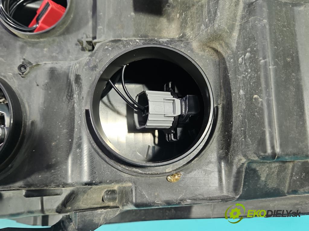 Audi A6 C7 2011-2018 3.0 tdi 204 HP automatic 150 kW 2967 cm3 4- Reflektor: ľavý 4G0941005 (Kľučka dverí ostatné)