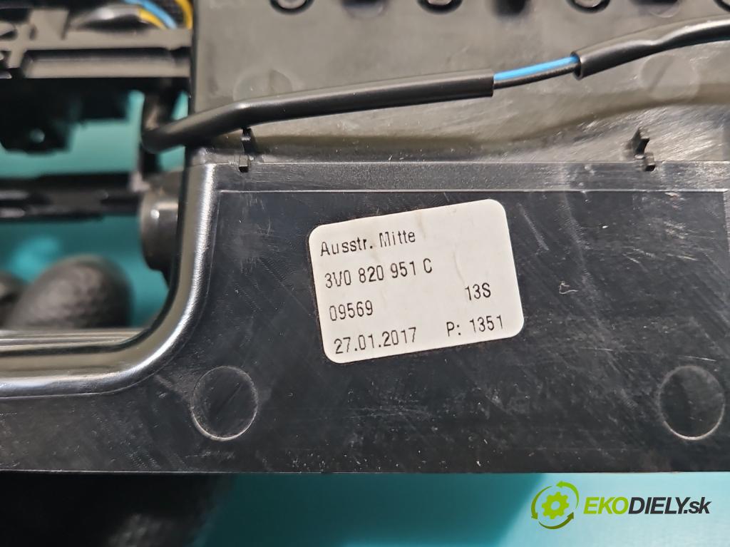 Skoda Superb III 2015-2024 2.0 tdi 190 HP automatic 140 kW 1968 cm3 5- Mřížka: kúrenia stredová 3V0820951C (Mriežka kúrenia (fukár))