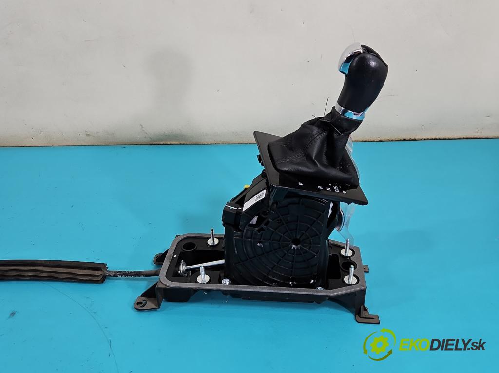 Skoda Superb III 2015-2024 2.0 tdi 190 HP automatic 140 kW 1968 cm3 5- Páka: Změny: stupeň,rýchlosť 3Q1713023Q (Rýchlostná páka (kulisa))