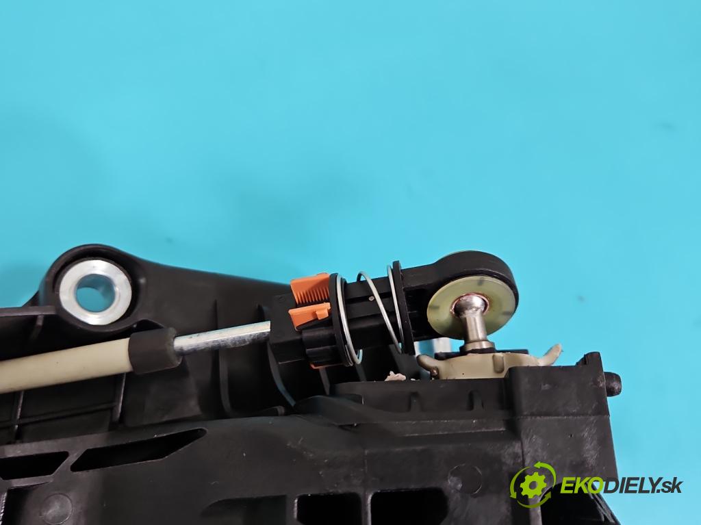 Mazda 5  2005-2010 2.0 16V 145 HP manual 107 kW 1999 cm3 5- Páka: Změny: stupeň,rýchlosť 8159025200 (Rýchlostná páka (kulisa))