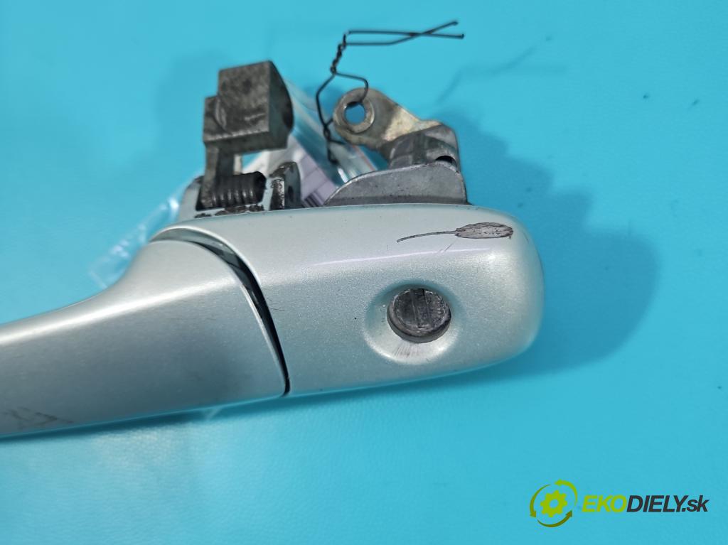 Mazda 5  2005-2010 2.0 16V 145 HP manual 107 kW 1999 cm3 5- rukoväť predné ľavé mimo:  (Kľučka dverí vonkajšia predná ľavá)