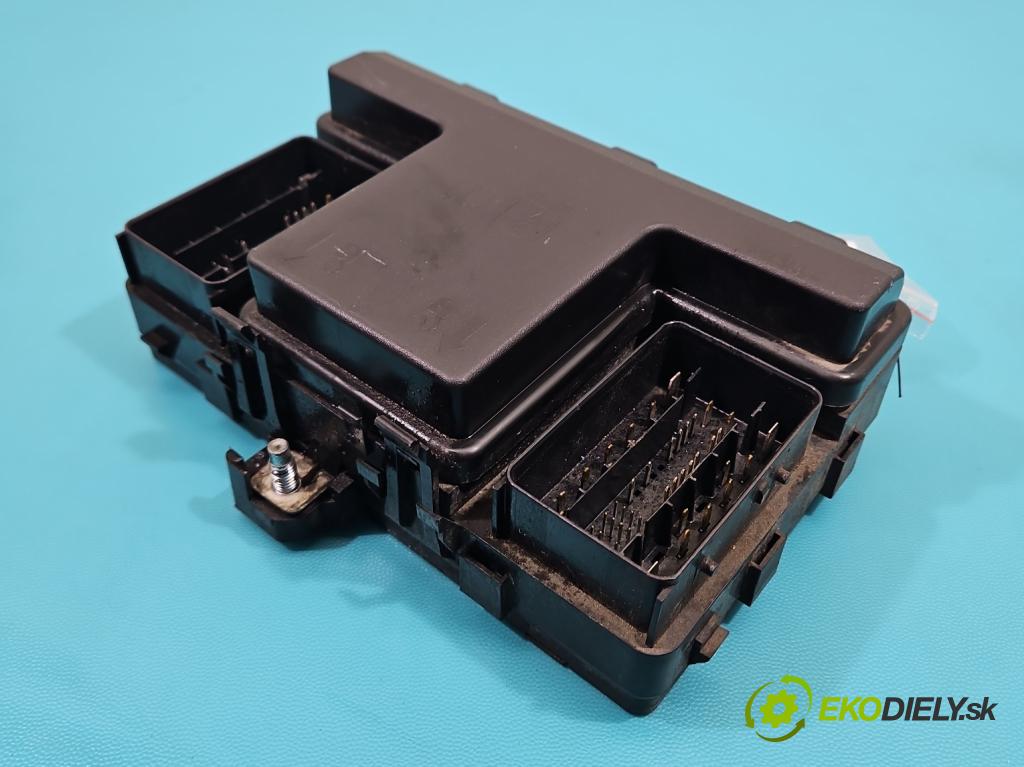 Ford Mondeo Mk5 2014-2022 2.0 tdci 179KM automatic 132 kW 1997 cm3 5- skříňka pojistková FG9T14A067EB (Pojistková skříňka)